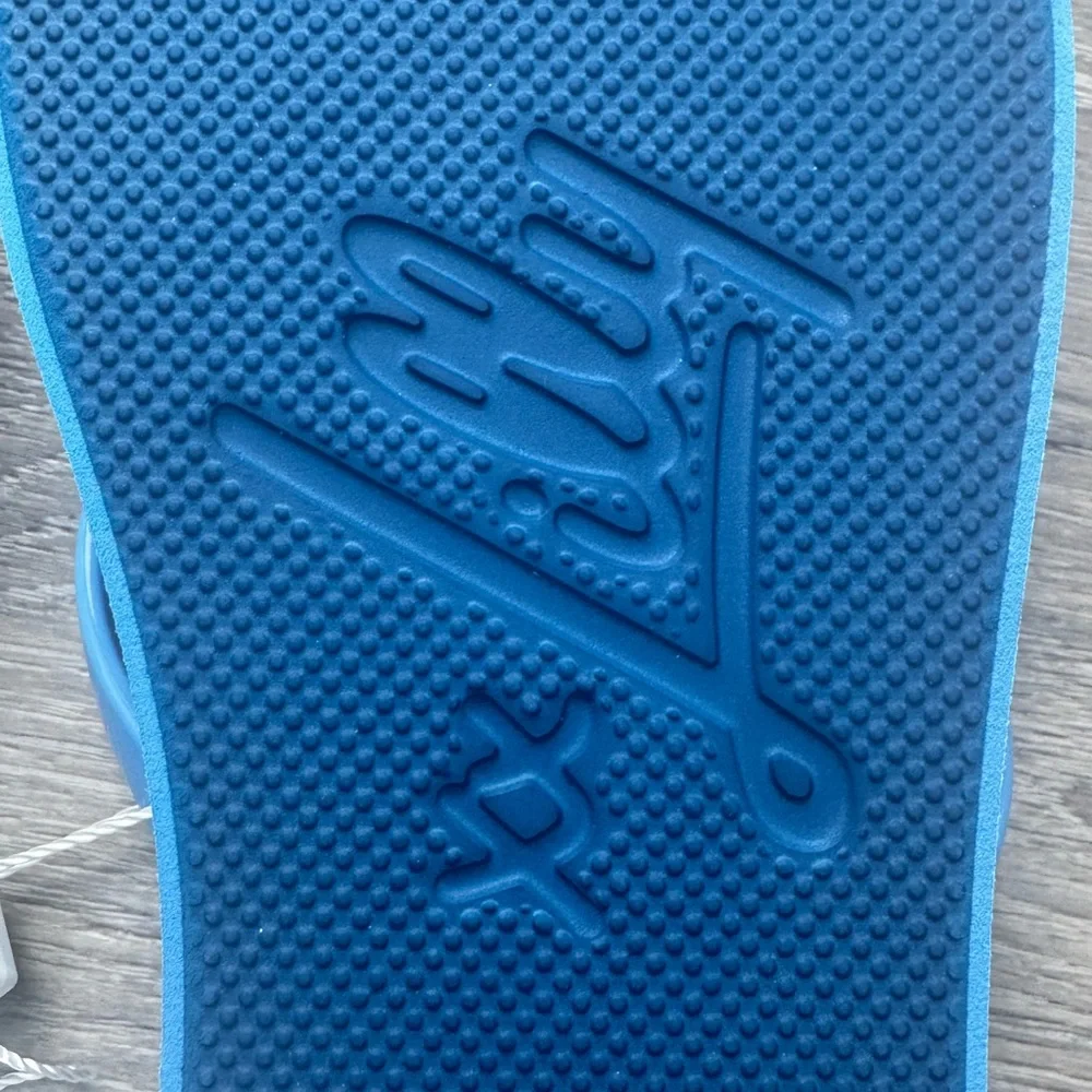 ⛱️LILLY PULITZER Pool Flip Flops Barton Blue Star Gazing Shoe Size 7/8 - Picture 5 of 6